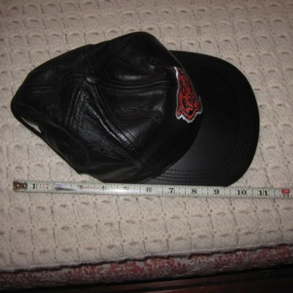 NFL Chicago Bears Black Leather Hat Adjustable Strap - Picture 4 of 8